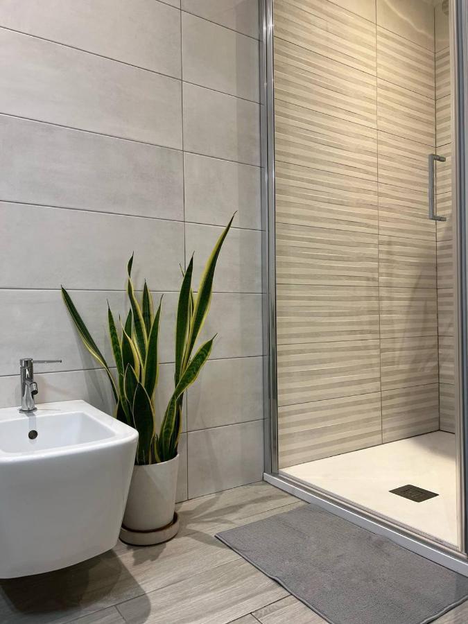 Life Is Beautiful Design Loft Navigli Romolo, Netflix, Wifi, Ac And Street Parking Appartement Milaan Buitenkant foto